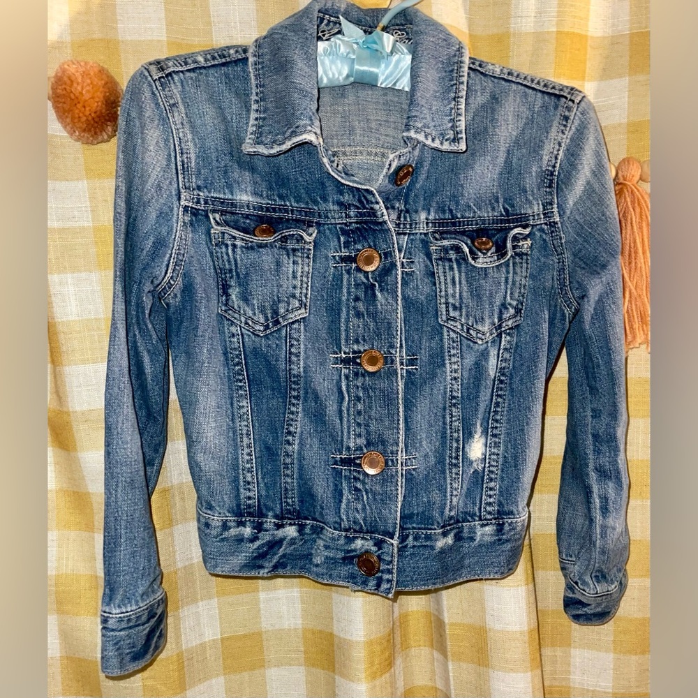 American Eagle jean jacket size Small, fits girls 10/12+ EUC